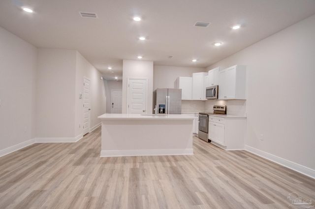 5689 Stellarjay St, Gulf Breeze, FL 32563