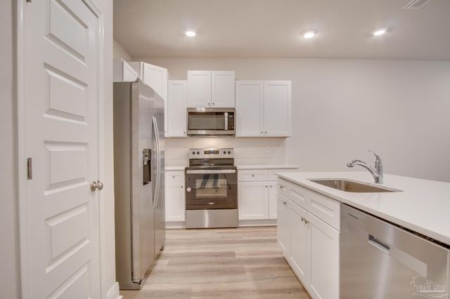 5689 Stellarjay St, Gulf Breeze, FL 32563