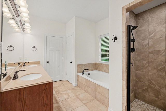 4824 Holly Lane E, Montgomery, TX 77316