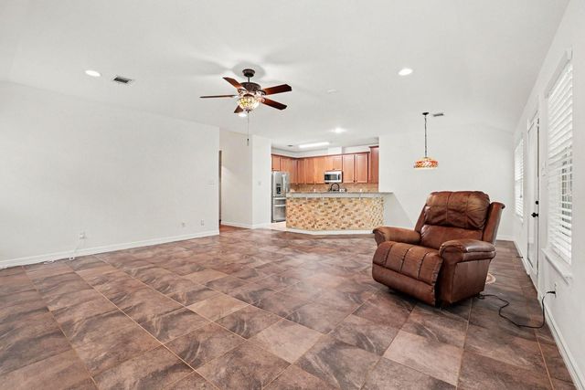 4824 Holly Lane E, Montgomery, TX 77316