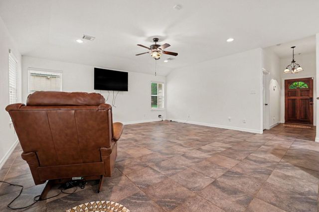 4824 Holly Lane E, Montgomery, TX 77316