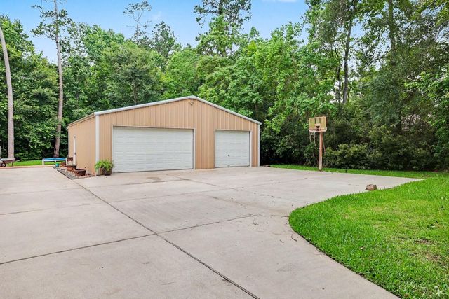 4824 Holly Lane E, Montgomery, TX 77316
