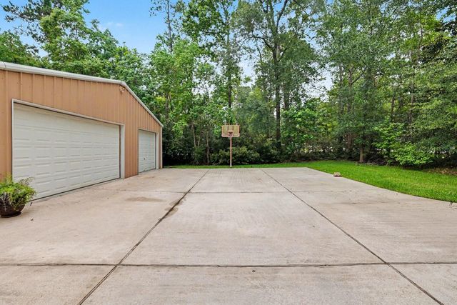 4824 Holly Lane E, Montgomery, TX 77316