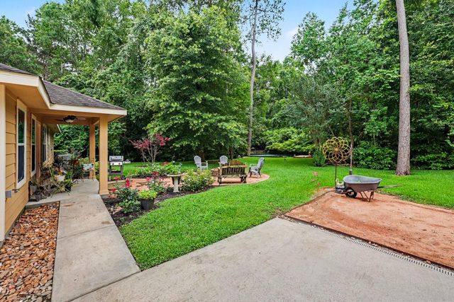 4824 Holly Lane E, Montgomery, TX 77316