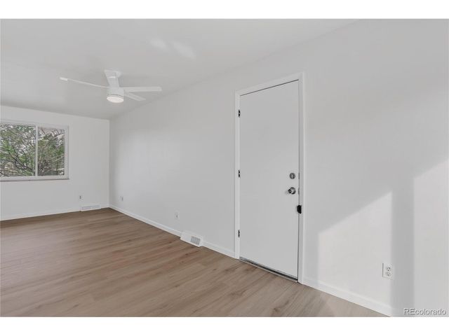 4560 E Lake Cir, Centennial, CO 80121