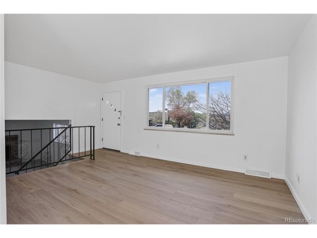 4560 E Lake Cir, Centennial, CO 80121