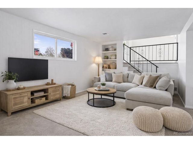 4560 E Lake Cir, Centennial, CO 80121