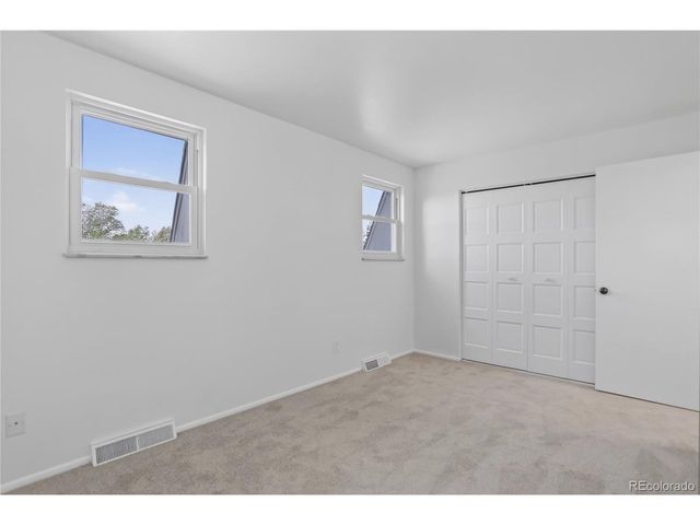 4560 E Lake Cir, Centennial, CO 80121