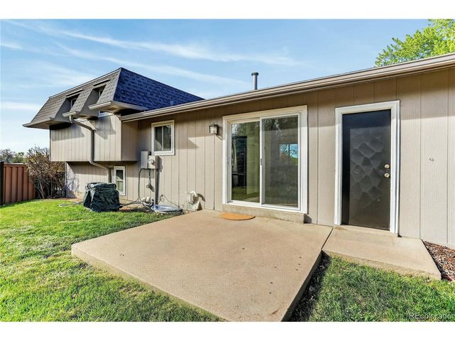 4560 E Lake Cir, Centennial, CO 80121