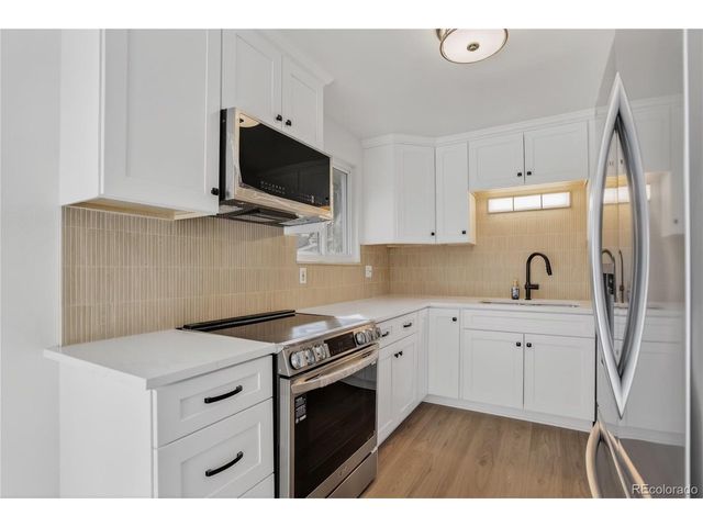 4560 E Lake Cir, Centennial, CO 80121