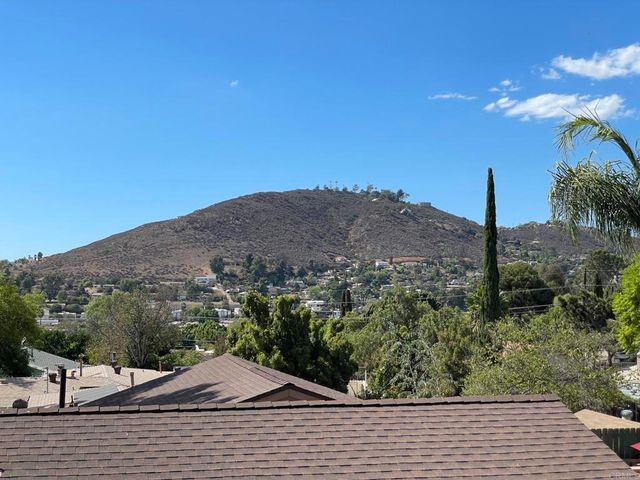 12376 Royal Road, El Cajon, CA 92021