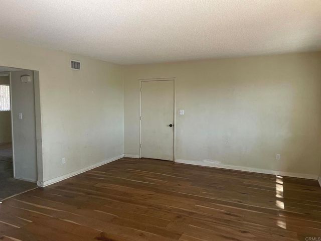 12376 Royal Road, El Cajon, CA 92021