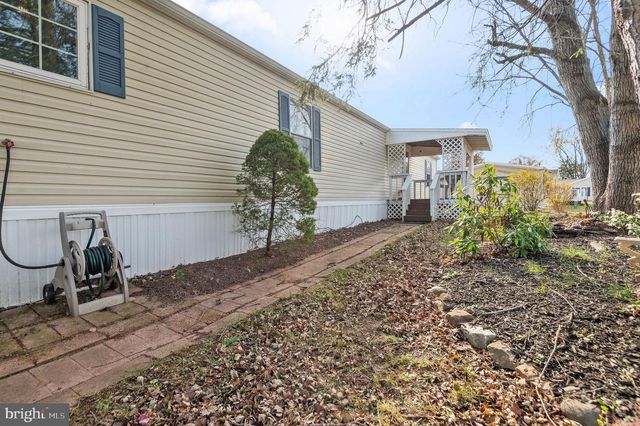 92 ROBIN LN, Sellersville, PA 18960