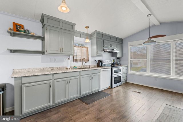 92 ROBIN LN, Sellersville, PA 18960