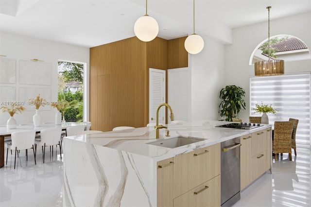 9717 SW 94th Ter, Miami, FL 33176