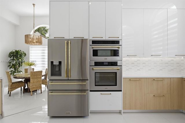 9717 SW 94th Ter, Miami, FL 33176