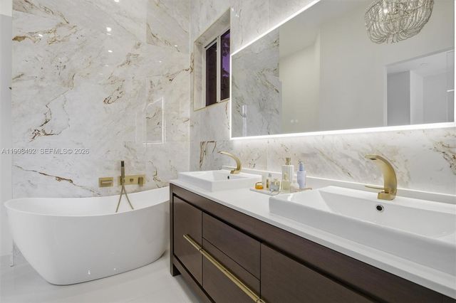 9717 SW 94th Ter, Miami, FL 33176