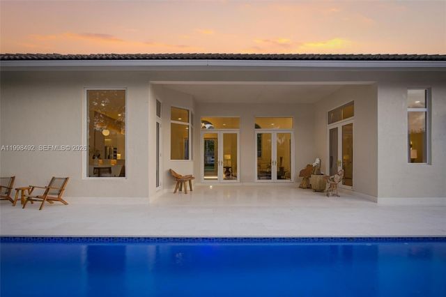 9717 SW 94th Ter, Miami, FL 33176