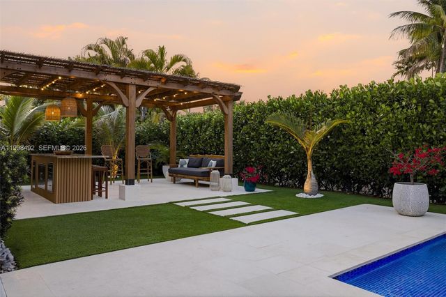 9717 SW 94th Ter, Miami, FL 33176