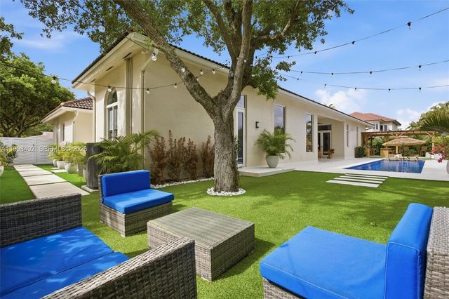 9717 SW 94th Ter, Miami, FL 33176