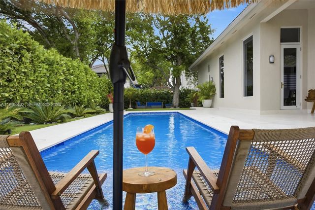 9717 SW 94th Ter, Miami, FL 33176