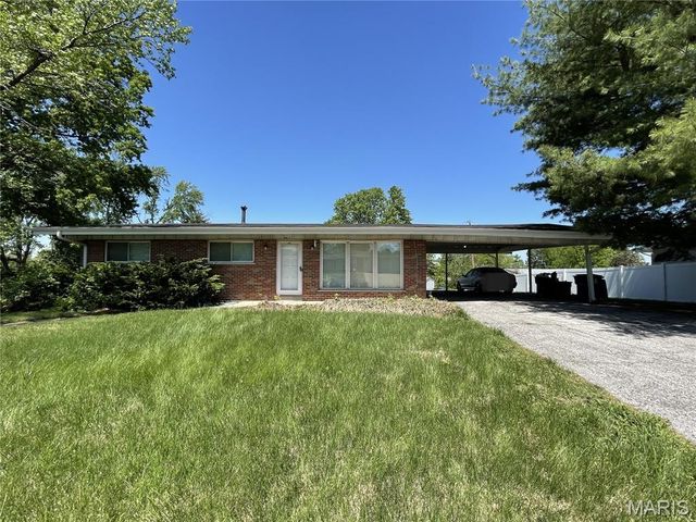 9411 Crockett Drive, Olivette, MO 63132