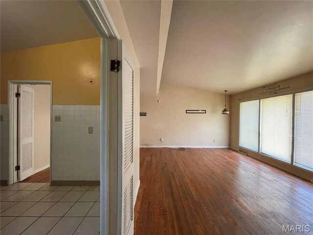 9411 Crockett Drive, Olivette, MO 63132
