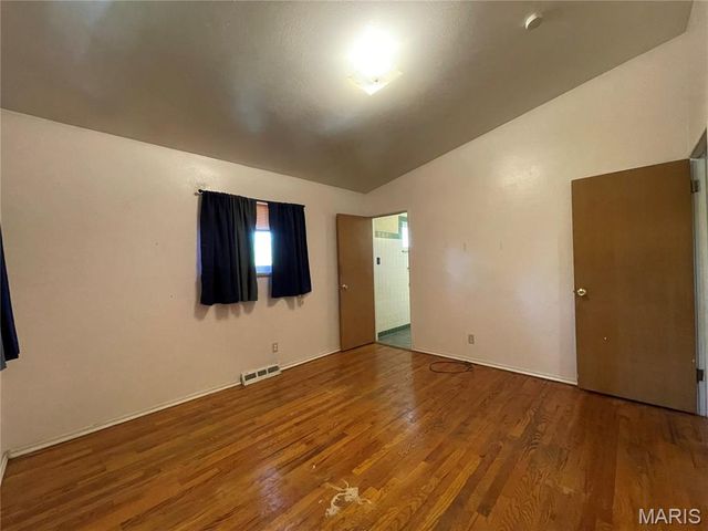 9411 Crockett Drive, Olivette, MO 63132