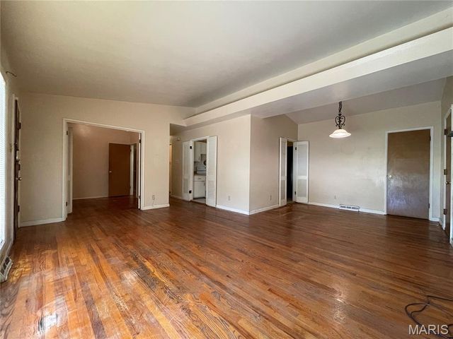 9411 Crockett Drive, Olivette, MO 63132