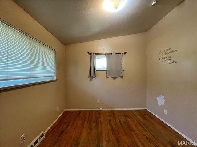 9411 Crockett Drive, Olivette, MO 63132