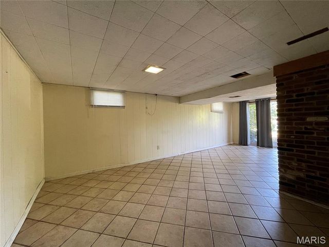 9411 Crockett Drive, Olivette, MO 63132