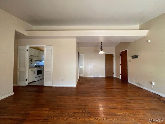 9411 Crockett Drive, Olivette, MO 63132