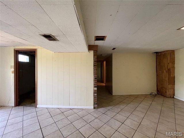 9411 Crockett Drive, Olivette, MO 63132