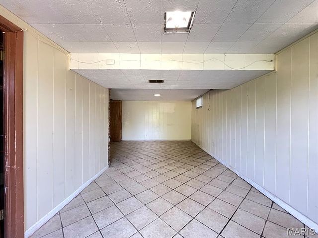 9411 Crockett Drive, Olivette, MO 63132