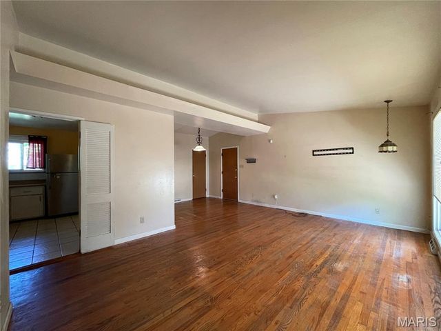 9411 Crockett Drive, Olivette, MO 63132