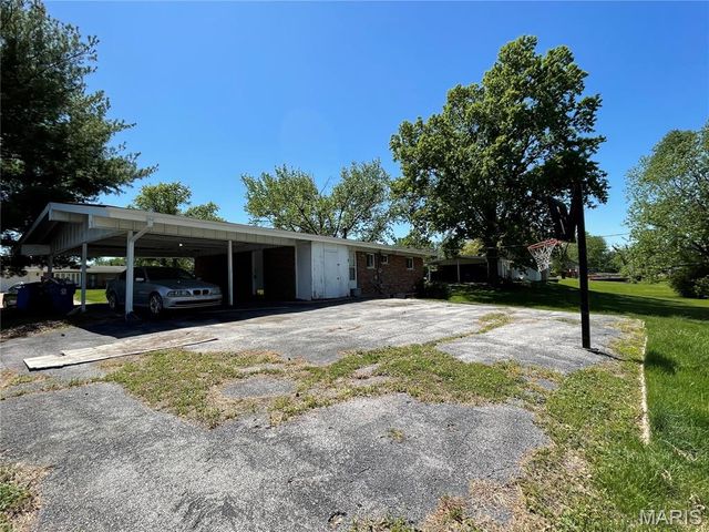 9411 Crockett Drive, Olivette, MO 63132