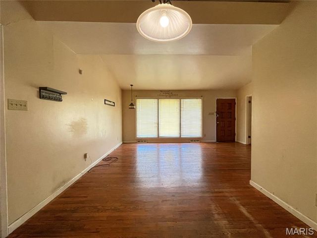 9411 Crockett Drive, Olivette, MO 63132
