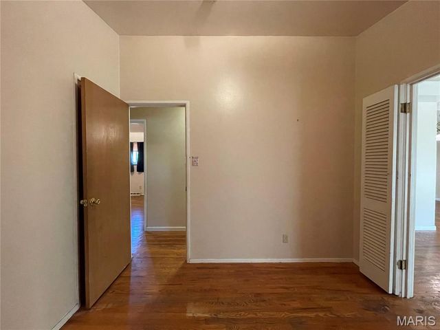 9411 Crockett Drive, Olivette, MO 63132