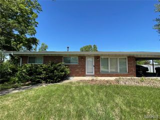 9411 Crockett Drive, Olivette, MO 63132