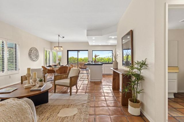 1892 White Birch Dr, Vista, CA 92081