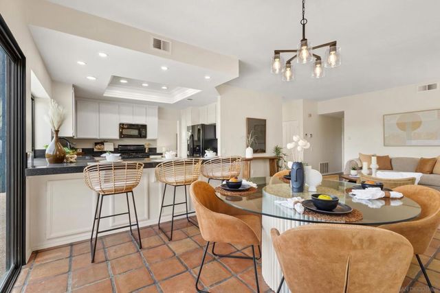 1892 White Birch Dr, Vista, CA 92081