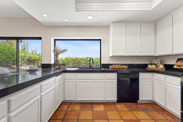1892 White Birch Dr, Vista, CA 92081