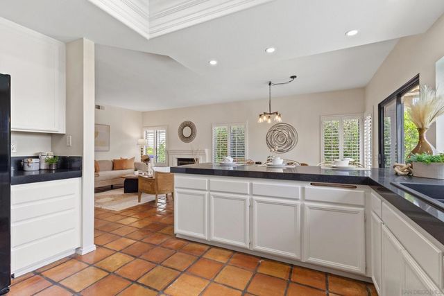 1892 White Birch Dr, Vista, CA 92081