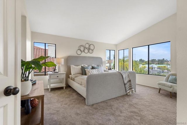 1892 White Birch Dr, Vista, CA 92081
