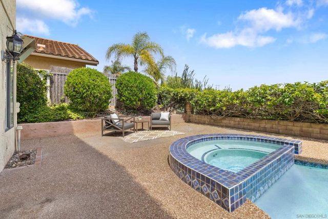 1892 White Birch Dr, Vista, CA 92081