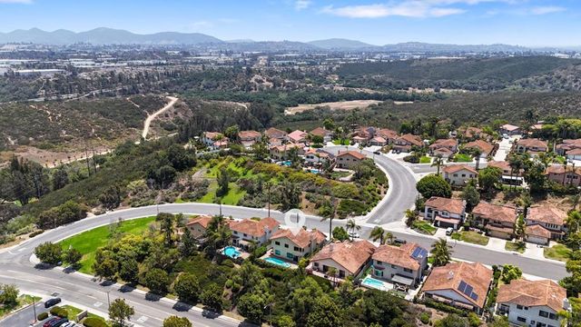 1892 White Birch Dr, Vista, CA 92081