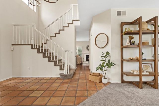 1892 White Birch Dr, Vista, CA 92081