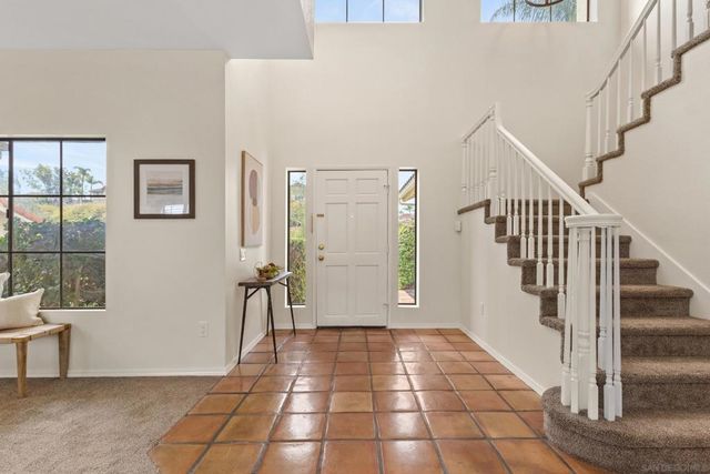 1892 White Birch Dr, Vista, CA 92081