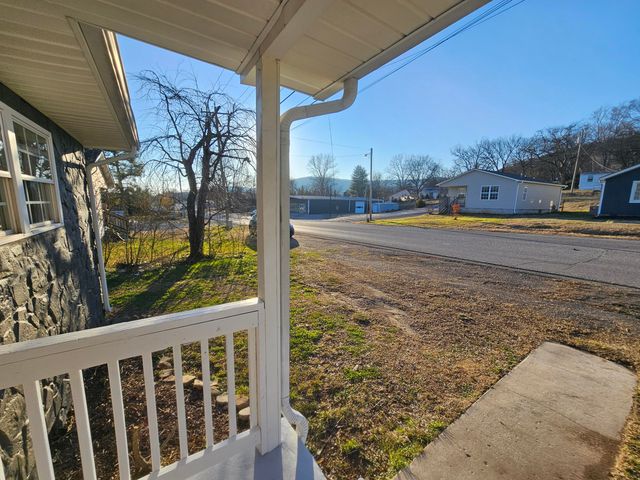 1317 S Cedar Avenue, South Pittsburg, TN 37380