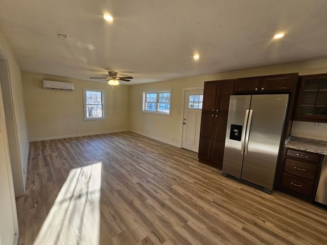 1317 S Cedar Avenue, South Pittsburg, TN 37380